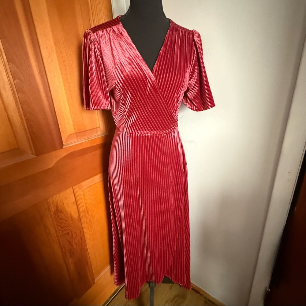 Simplee Raspberry Wrap Dress - Picture 12 of 14